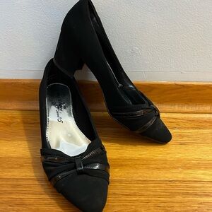 Easy Street Black Women's Heels with Bow Accent